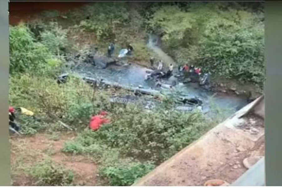 কেনিয়ায় বাস নদীতে পড়ে নিহত অন্তত ২৪