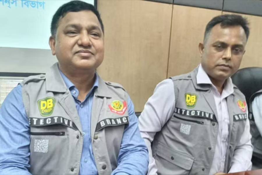 ঢাকা মহানগর গোয়েন্দা পুলিশের কুইক রেসপন্স কোড যুক্ত নতুন পোশাক 