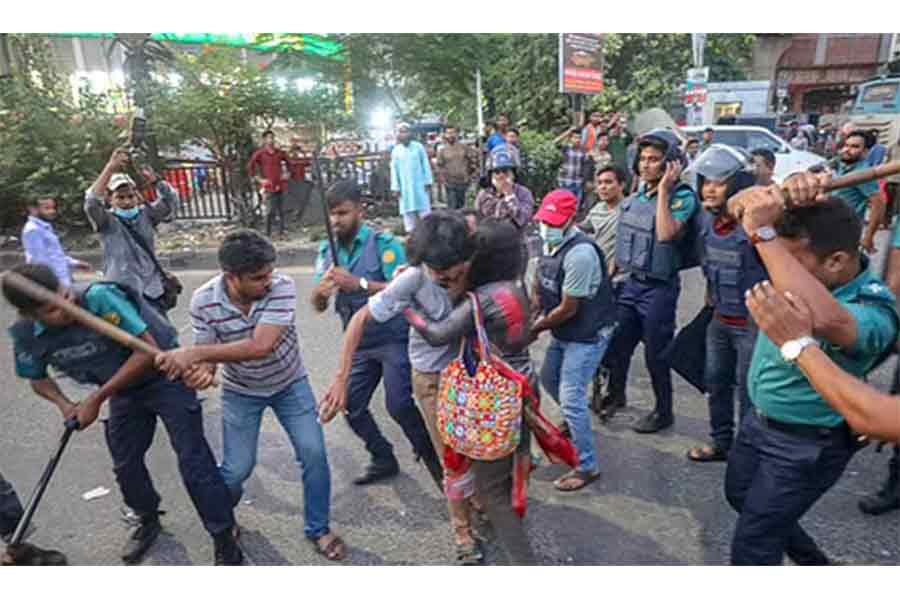 ‘পুলিশের উপর হামলা’র অভিযোগে বাম ছাত্র নেতাদের বিরুদ্ধে মামলা