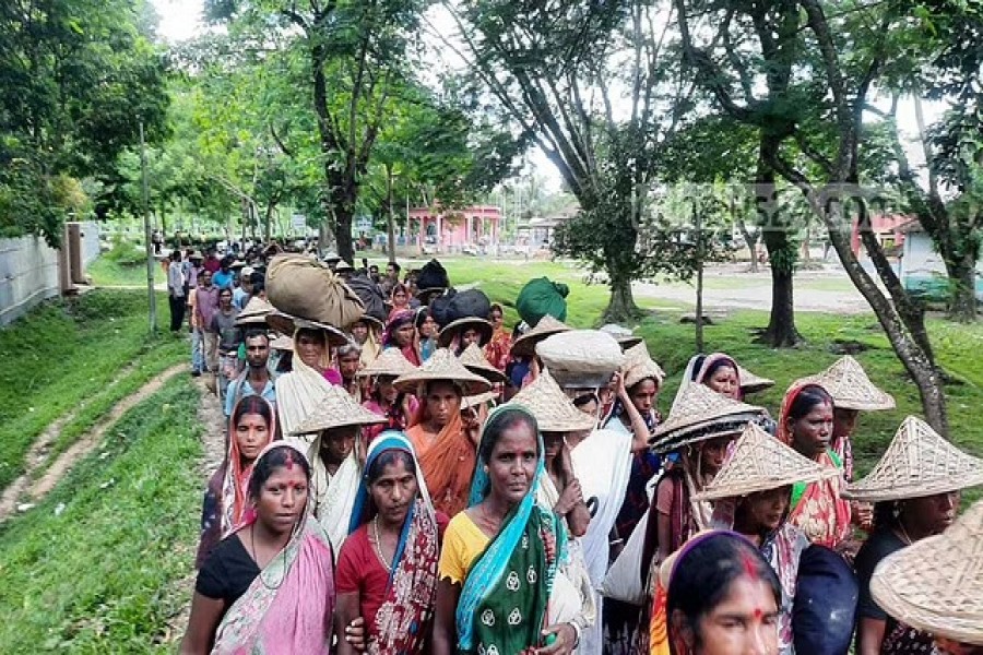 মৌলভীবাজারে চা শ্রমিকদের বিক্ষোভ।