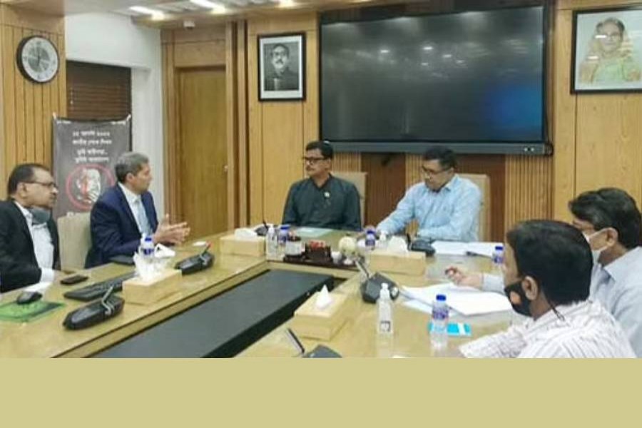 মঙ্গলবার নৌপরিবহন প্রতিমন্ত্রী খালিদ মাহমুদ চৌধুরীর সঙ্গে সাক্ষাত করেছেন ডিপি ওয়ার্ল্ডের কর্মকর্তারা।