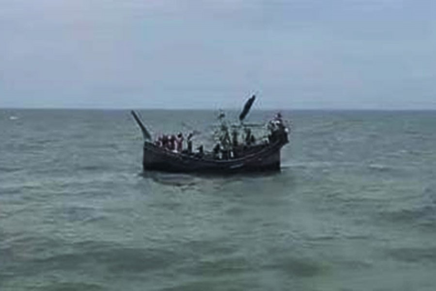 ৯৯৯-এ ফোন, তিন দিন সাগরে ভেসে উদ্ধার পেল ১৭ জেলে