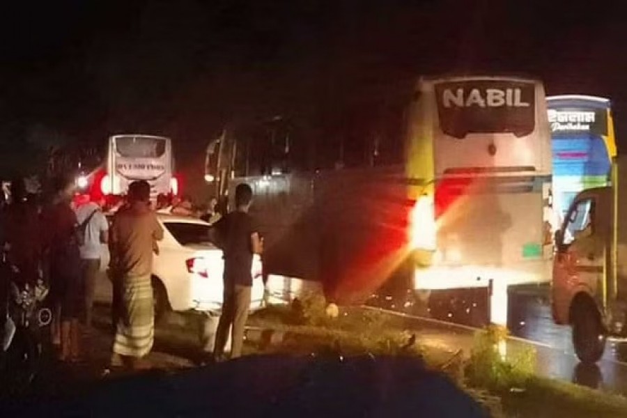 রংপুরে দুই বাসের মুখোমুখি সংঘর্ষে নিহত ৮