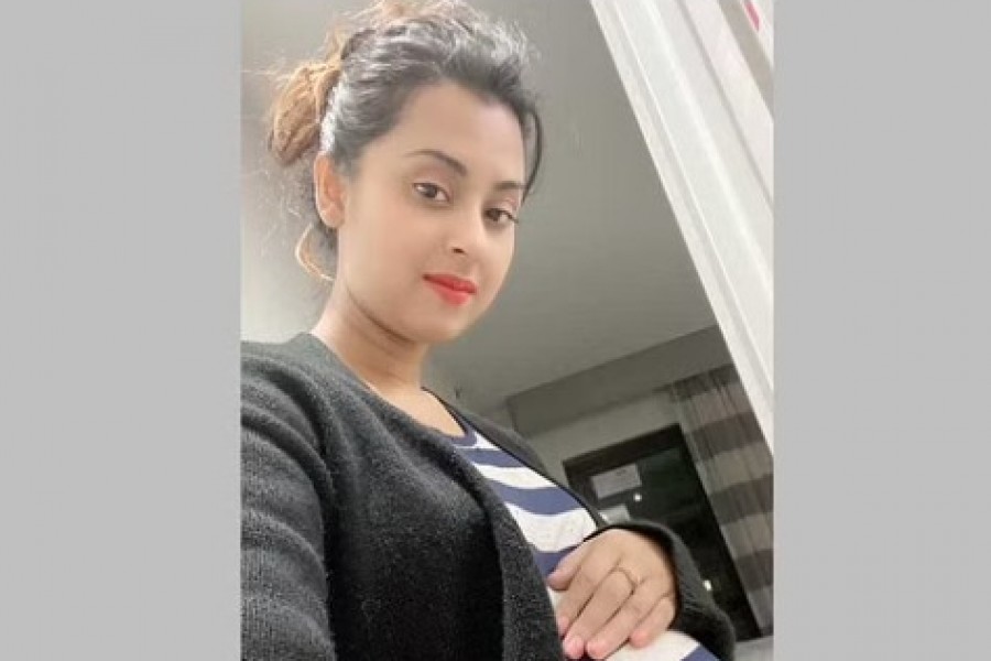 বেবি বাম্পের ছবি দিয়ে বুবলী বললেন, সব জানাবেন ‘কয়েকদিনের মধ্যে’