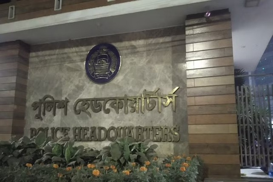 পুলিশের বিচার: পরকীয়া, জুয়ার টাকা নেওয়ার শাস্তি তিরস্কার, বেতন বৃদ্ধি স্থগিত