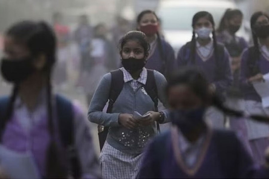 Delhi shuts primary schools as air quality deteriorates