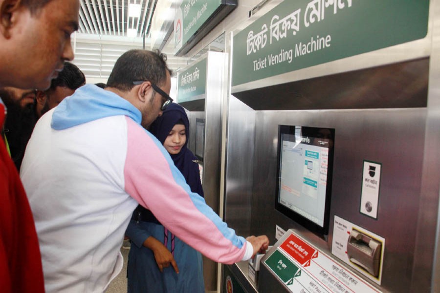 Ticketing not smooth yet for metro rail