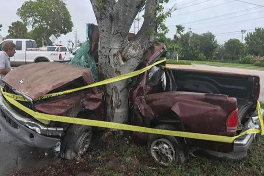 A number of fatal car crashes in Florida are being linked to the storm. - Reuters photo