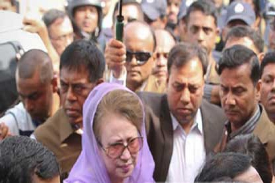 Court warns of warrant against Khaleda