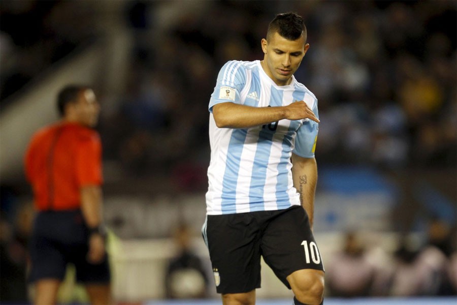 Argentina’s Sergio Aguero reacts during their 2018 World Cup qualifying soccer match against Ecuador at the Antonio Vespucio Liberti stadium in Buenos Aires, Argentina, October 8, 2015. Photo: Reuters