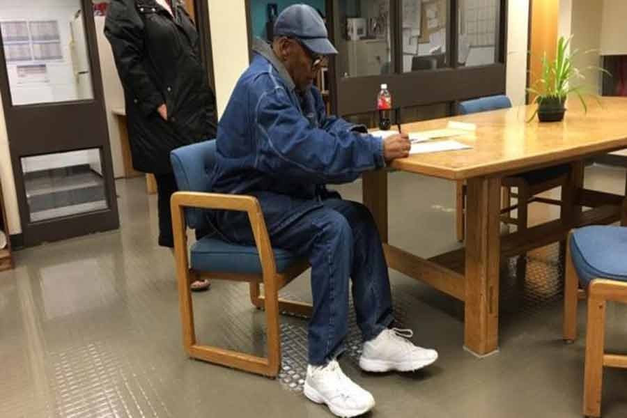 OJ Simpson freed on parole