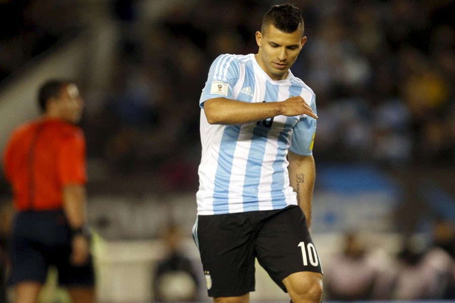 Argentina’s Sergio Aguero reacts during their 2018 World Cup qualifying soccer match against Ecuador at the Antonio Vespucio Liberti stadium in Buenos Aires, Argentina, October 8, 2015. Photo: Reuters