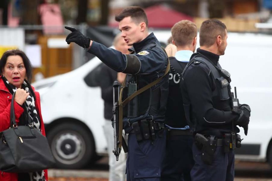 Munich underground knife attack injures several