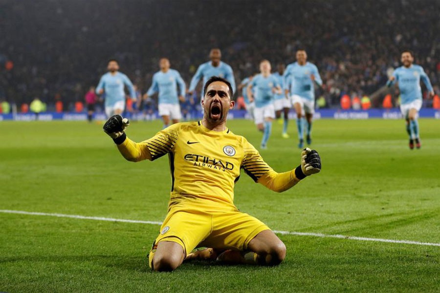 Carabao Cup Quarter Final - Leicester City vs Manchester City - King Power Stadium, Leicester, Britain - December 19, 2017. Manchester City's Claudio Bravo celebrates after winning the penalty shootout. (Reuters)