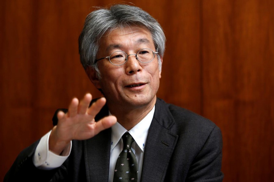 Ultra-easy monetary policy weighs  heavily on Japanese bank profits