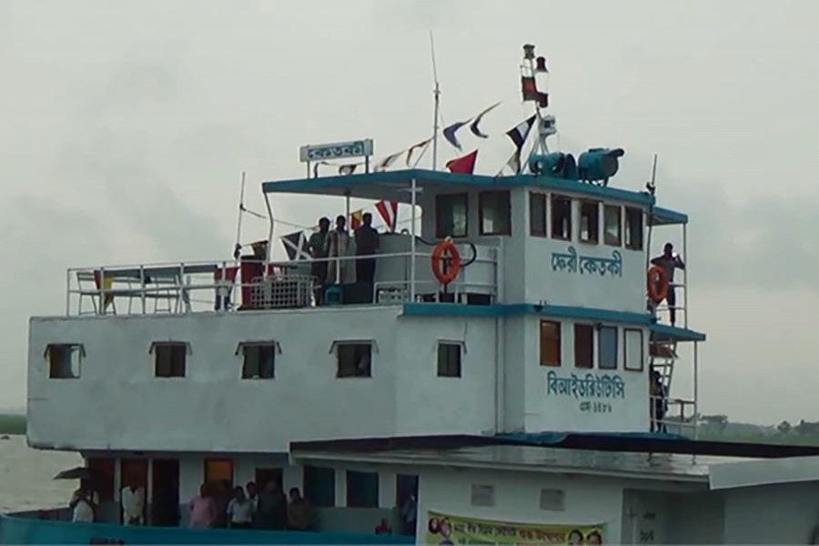 Fog disrupts Paturia-Daulatdia ferries