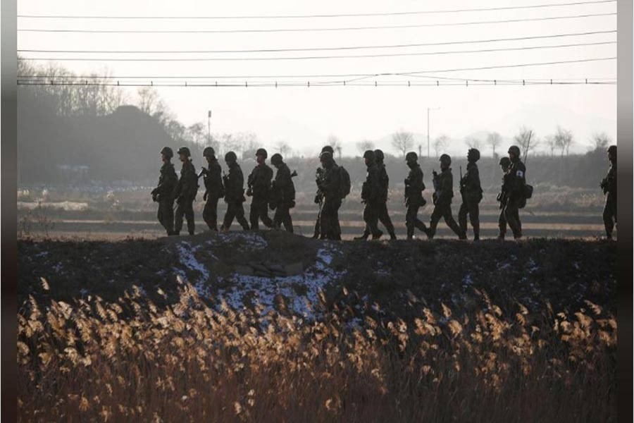 South Korean soldiers patrol near the demilitarized zone separating the two Koreas in Paju, South Korea, January 3, 2018. Photo: Reuters