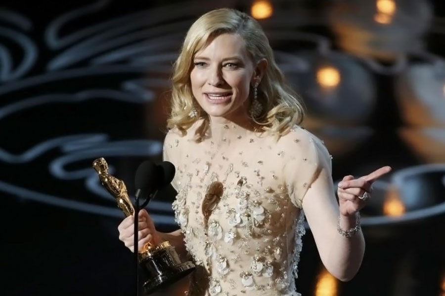 Cate Blanchett speaks on stage after she won best actress for her work in 'Blue Jasmine" at the 86th Academy Awards in Hollywood, California March 2, 2014. (REUTERS)