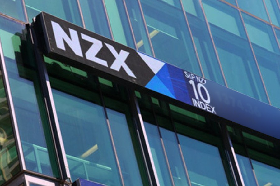 New Zealand shares retreats