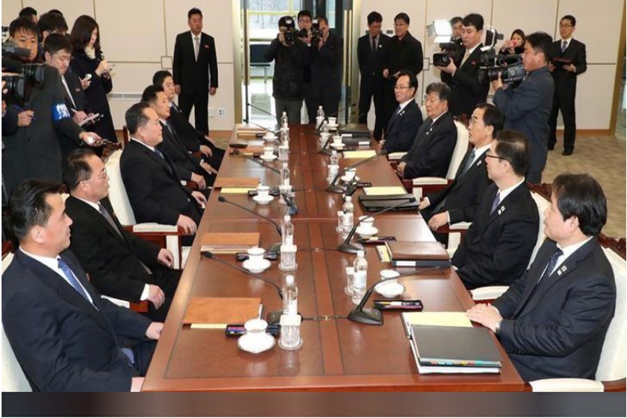 South and N Korean delegations attend their meeting at the truce village of Panmunjom separating the two Koreas, South Korea, January 9, 2018, photo:Reuters.