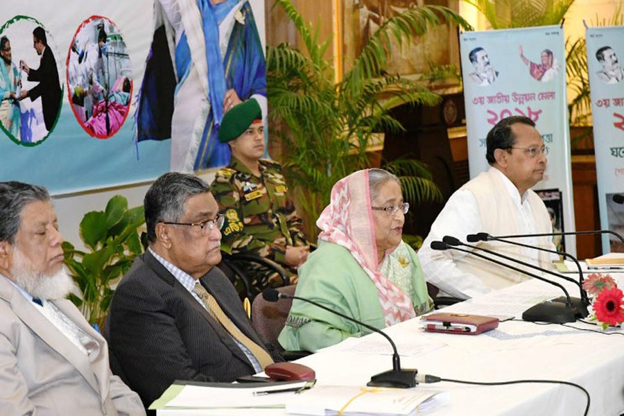 PM seeks cooperation for country's development
