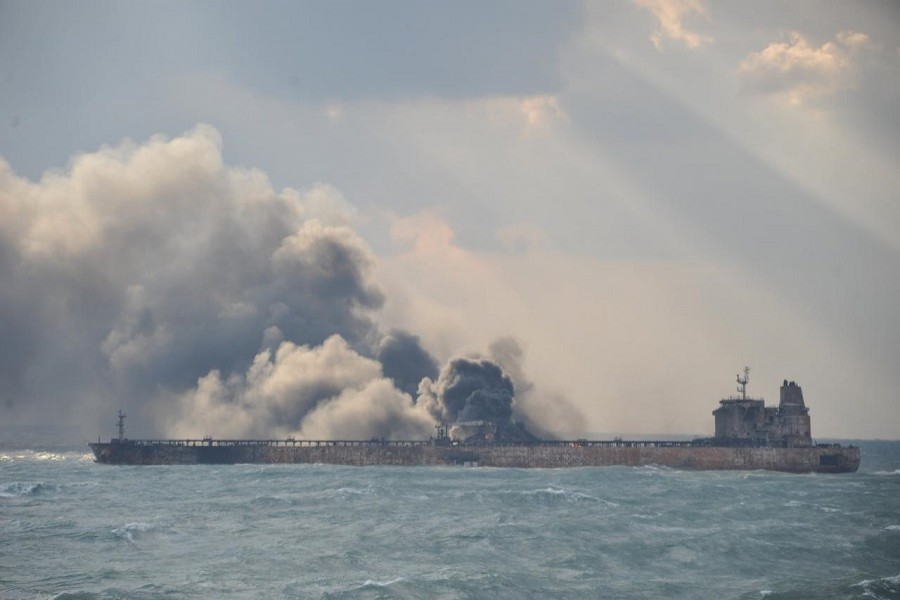 Burning Iranian tanker heightens worries over sea damage