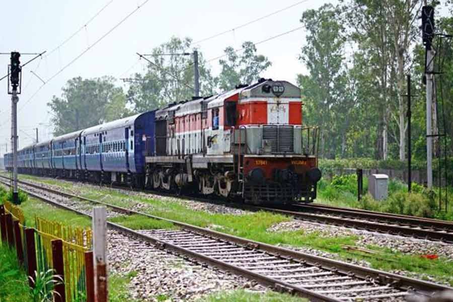 Train services between Dhaka, northern region resume