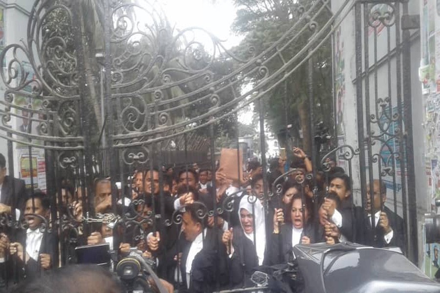 Pro-BNP lawyers scuffle with police