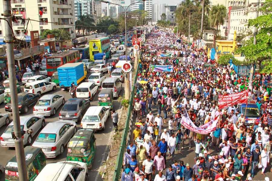 Traffic in turmoil as AL rally blocks some Dhaka roads