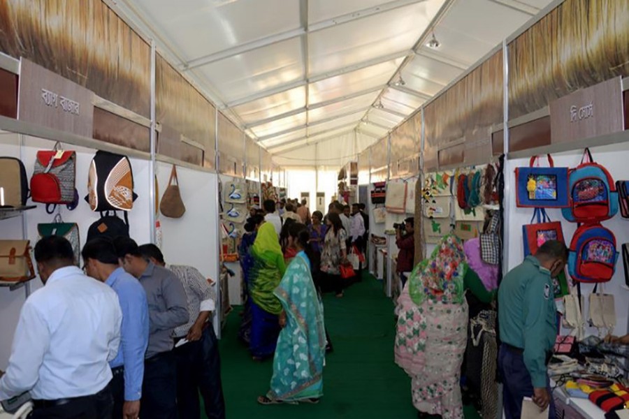 People attend jute fair in Dhaka, Bangladesh, on March 6, 2018. (Photo: Xinhua)