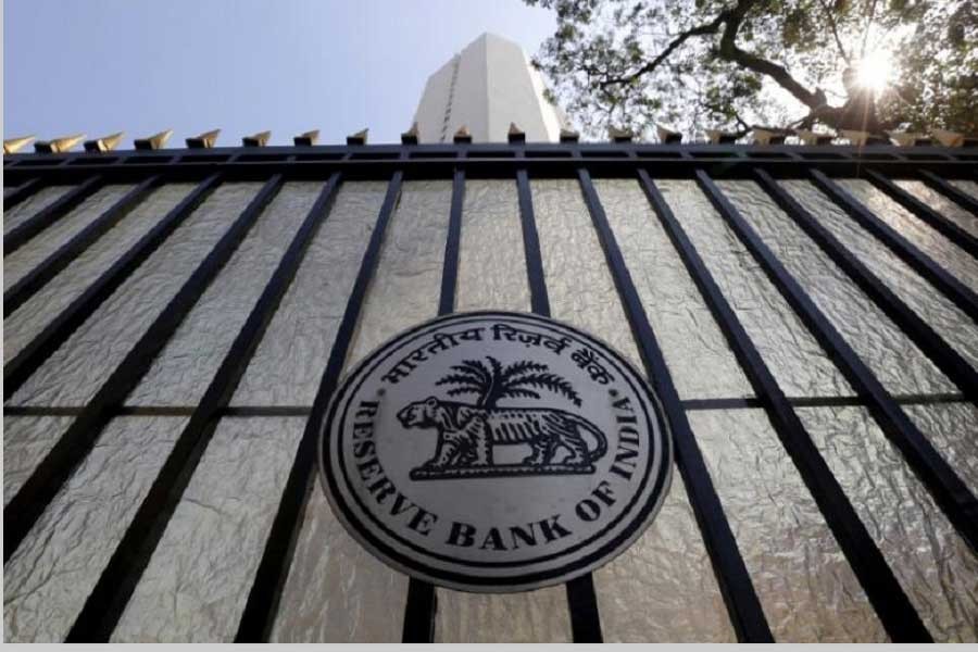 The Reserve Bank of India (RBI) seal is pictured on a gate outside the RBI headquarters in Mumbai, India, February 2, 2016. Reuters/File photo