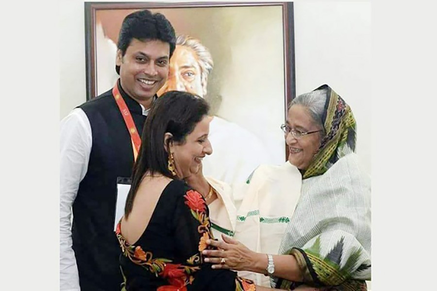 Tripura BJP President Biplab Kumar Deb paid a call on Prime Minister Sheikh Hasina in Dhaka during his 2016 visit to Bangladesh. Photo: bdnews24.com