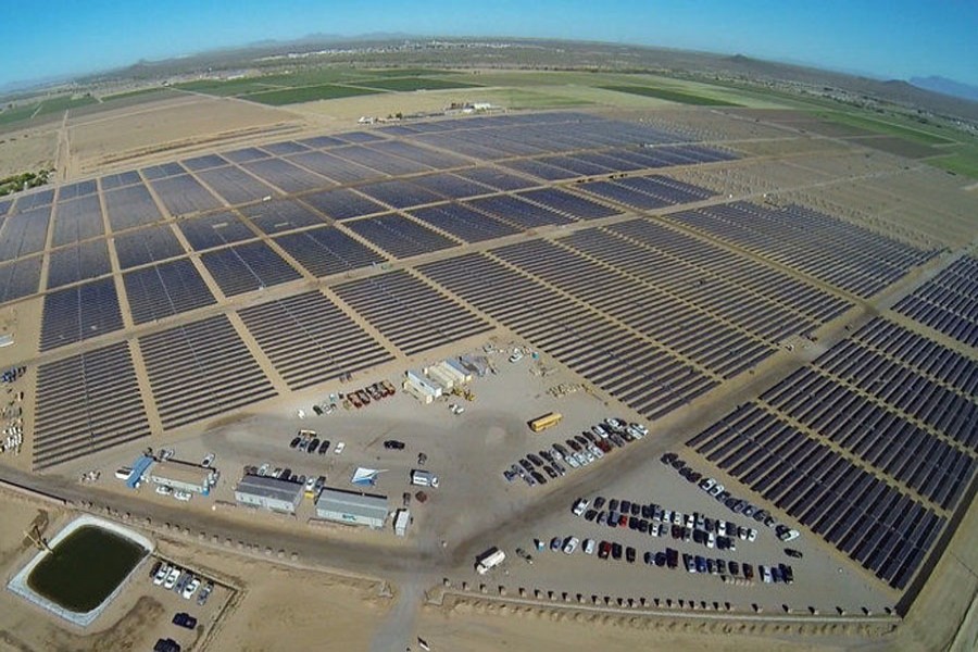 Apple's 50-megawatt solar farm, east of Apple’s data center in Mesa, Arizona is pictured in this undated handout photo obtained by Reuters on April 9. Apple/Handout via Reuters