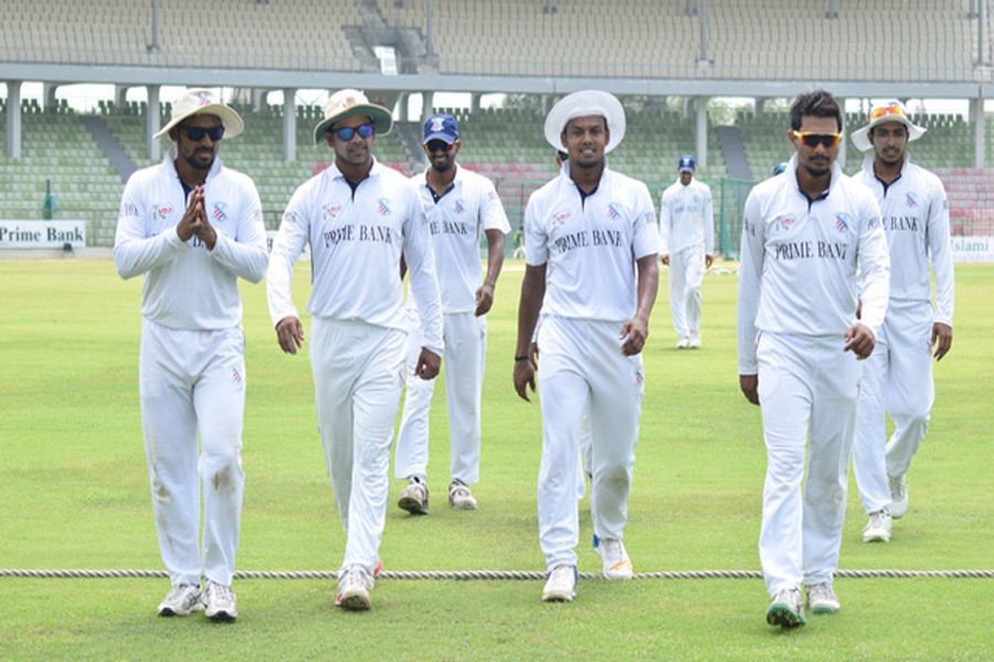 Cricketers of Prime Bank South Zone leaving the field after closing the third day of the four-day 4th round match against Islami Bank East Zone in the 6th Bangladesh Cricket League at the Sylhet International Cricket Stadium on Thursday	— bdnews24.com