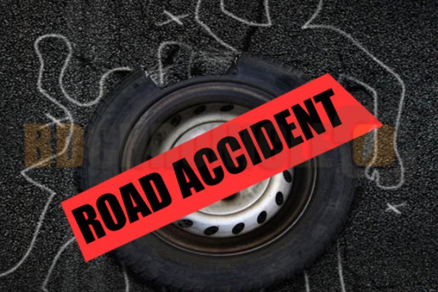 Truck rams motorcyclist in C’nawabganj