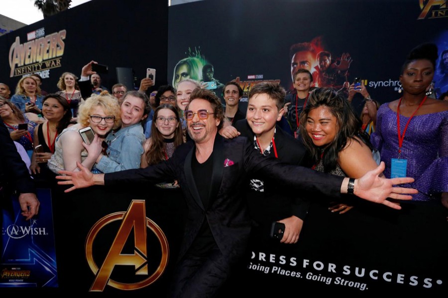 Premiere of “Avengers: Infinity War” - Arrivals - Los Angeles, California, US, 23/04/2018 - Actor Robert Downey Jr poses with fans. Reuters/File