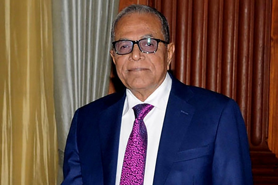 President pays homage to Bangabandhu