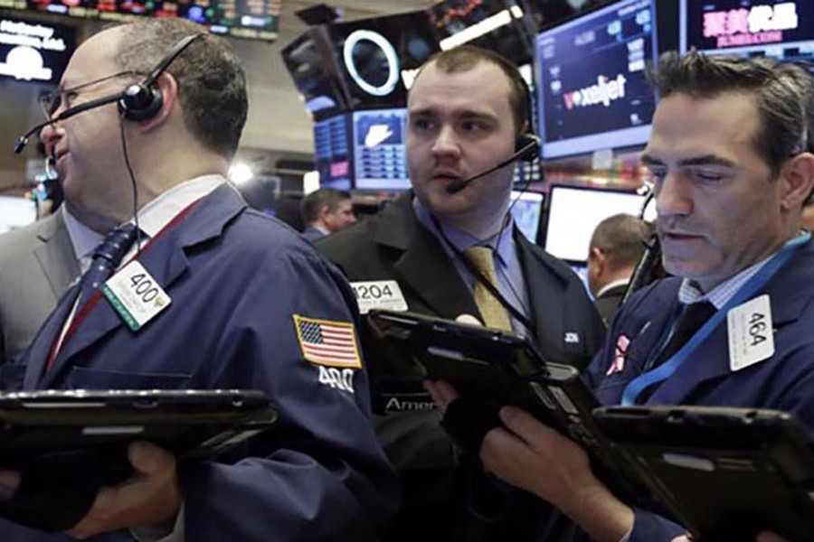 US stocks soar on higher oil