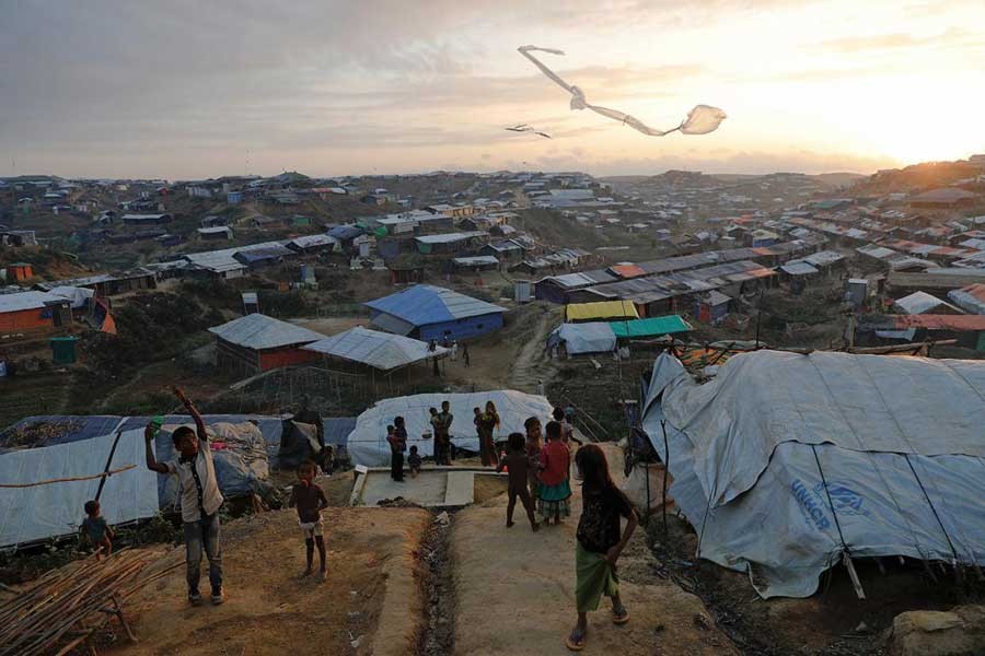60 babies born a day in Rohingya camps: UN