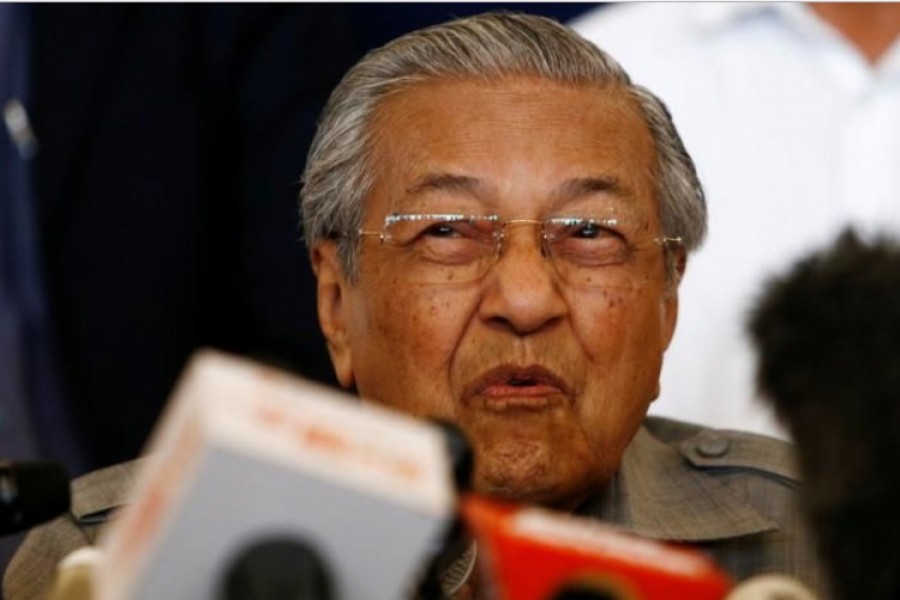 Challenges to Mahathir — Islamism and regionalism