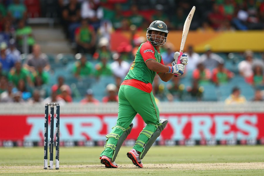 Bangladesh 81/3 in 10 overs