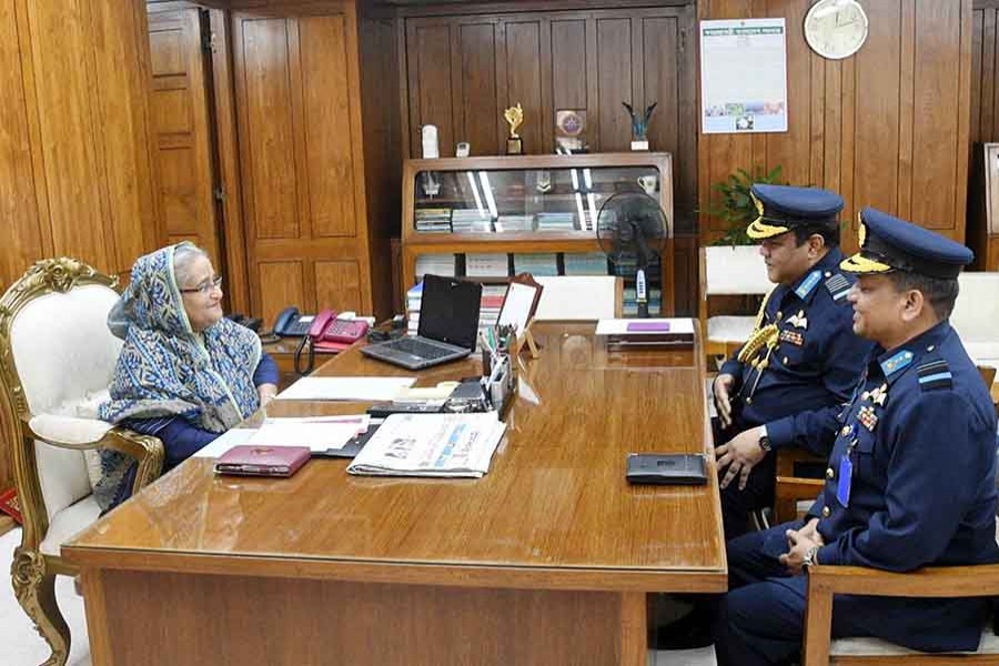 Outgoing and new Air chiefs meet PM