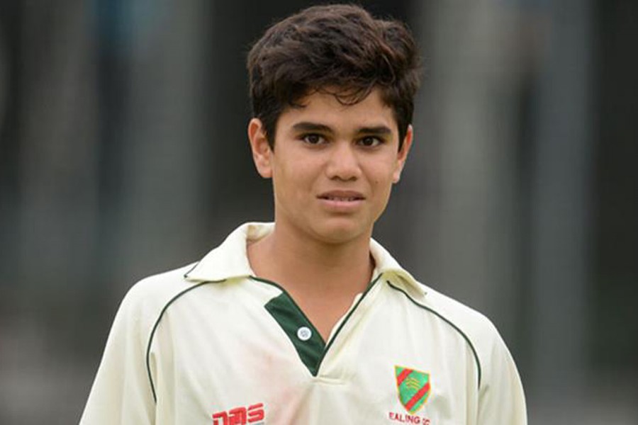 Arjun Tendulkar gives injury scare to England wicketkeeper-batsman Jonny Bairstow during nets. Internet Photo