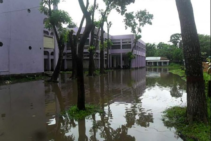 Flood situation worsens in five districts