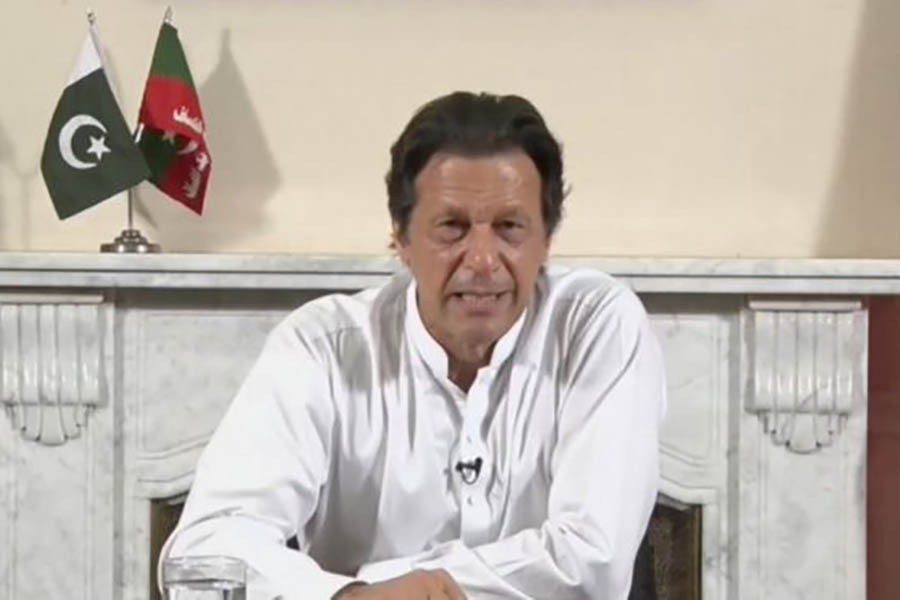 Pakistan election: Imran Khan claims victory amid rigging allegations