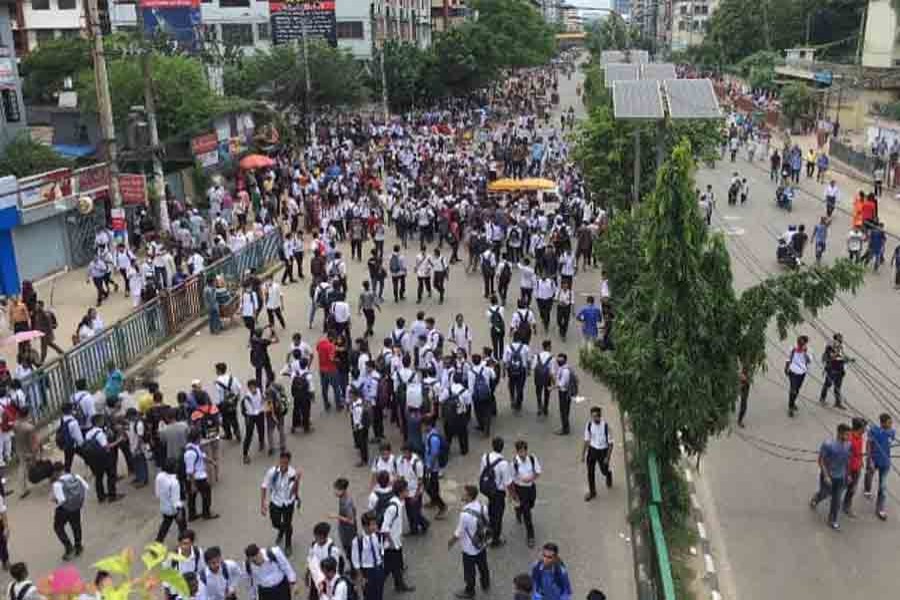 Student protests roaring in Dhaka, other districts