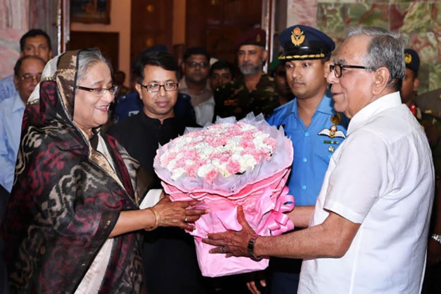 PM makes courtesy call on President