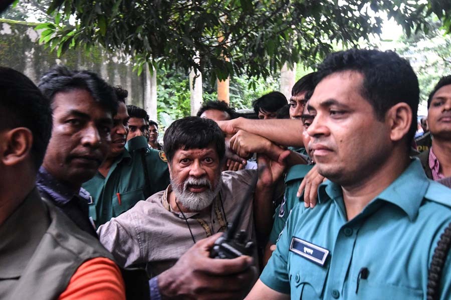 DB police take activist Shahidul Alam to police custody again