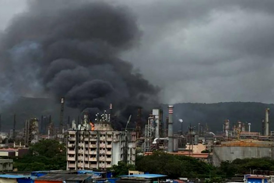 Major fire breaks out at petroleum plant in India