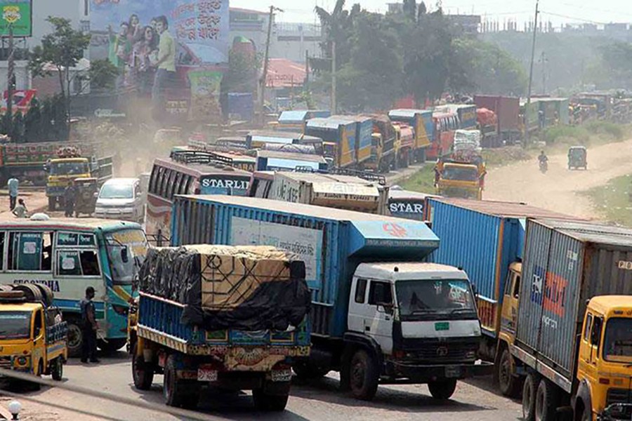 15-km tailback on Dhaka-Ctg highway